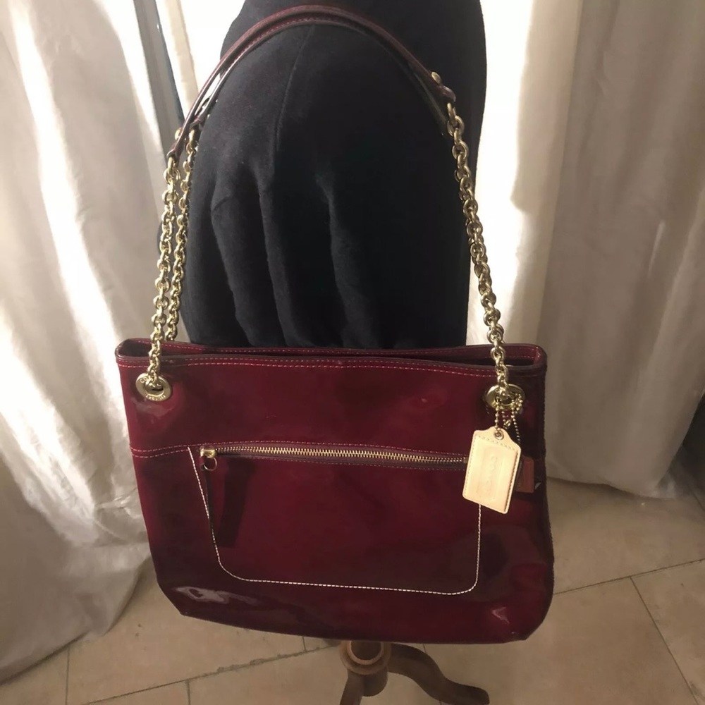 🎉HP🎉New! Coach Crimson Poppy Slim Convertible Patent Leather Tote Gold Chain🥀 - Picture 11 of 15